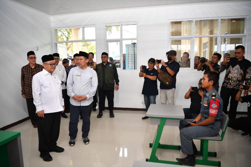 Mendikdasmen Resmikan Puluhan Sekolah Hasil Revitalisasi di Garut, Progres Nasional Capai 95 Persen