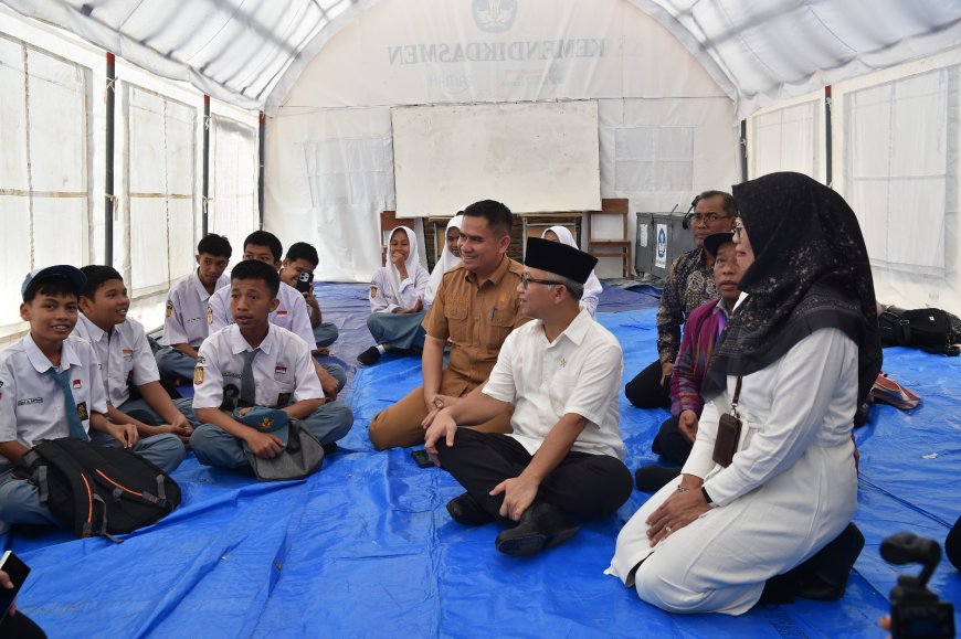 Sekolah Rusak Pascabencana, Pemerintah Siapkan 79 Tenda Belajar untuk Siswa Aceh
