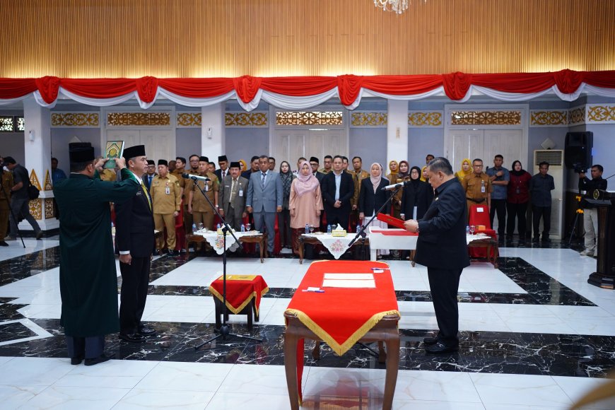 Plt Gubernur Riau Lantik 14 Pejabat Eselon II, Tekankan Amanah dan Kekompakan OPD