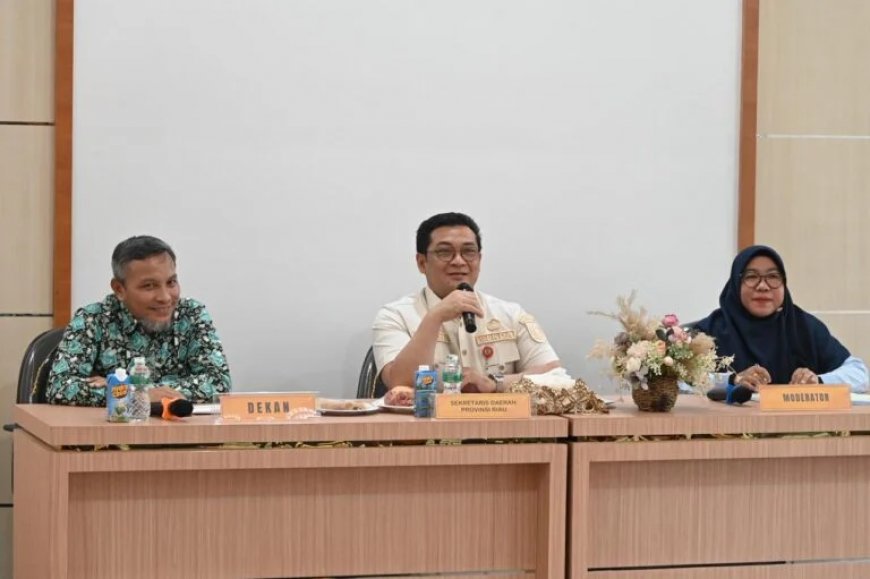 Sekdaprov Riau Dorong Kolaborasi Kampus–Pemerintah Perkuat Standar Pelayanan Publik
