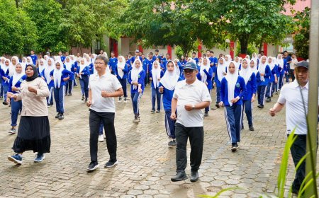 Abdul Mu’ti Motivasi Siswa SMK Gowa: Kenali Diri, Percaya Diri, dan Disiplin