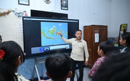 Digitalisasi Pembelajaran SMA Tembus 100 Persen, Kelas Makin Interaktif