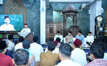 UAS Isi Khotbah di Kemendikdasmen, Tekankan Pendidikan Lebih Berharga dari Harta