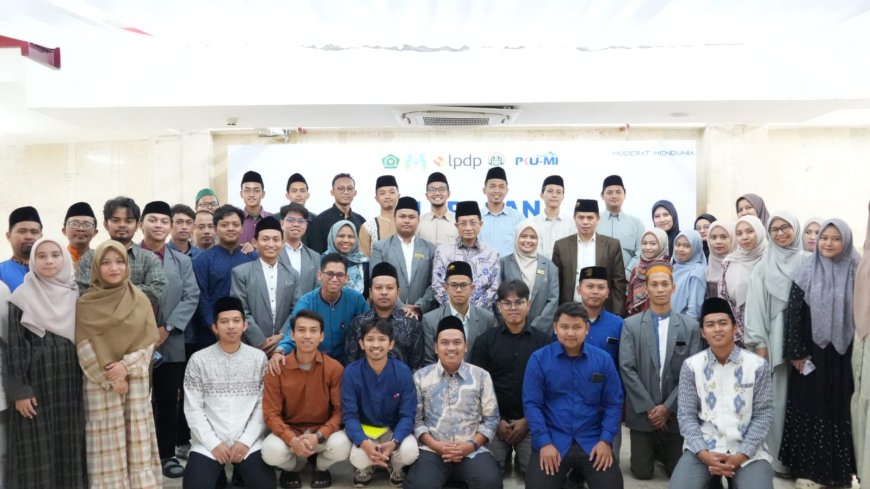 Menag Lepas 84 Mahasiswa PKUMI ke Mesir, Dorong Riset dan Penguatan Ulama Masa Depan