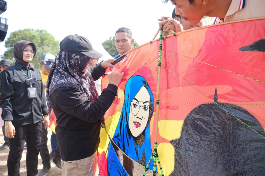 Festival Layangan Siak Jadi Magnet Wisata, Bupati Afni: Ini Warisan Budaya yang Harus Dijaga
