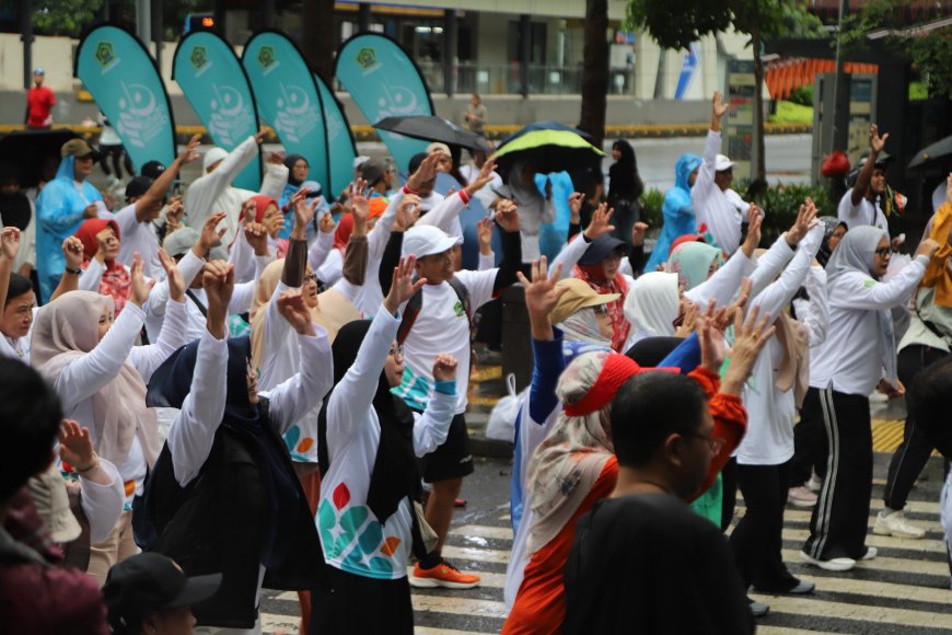 Sambut Ramadan 1447 H, Wamenag Ajak Masyarakat Bangun Iman dan Kesehatan Lewat Funwalk di CFD