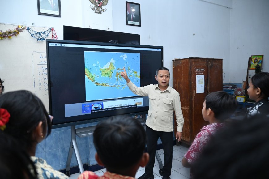 Digitalisasi Pembelajaran SMA Tembus 100 Persen, Kelas Makin Interaktif
