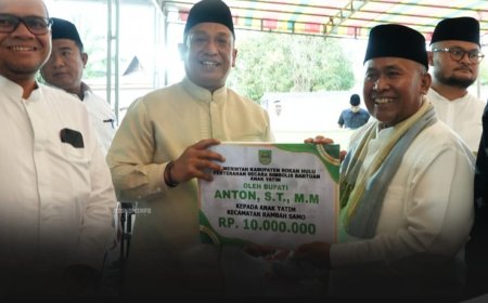 Safari Ramadan di Rambah Samo, Bupati Anton Janji Aspal 600 Meter Jalan Penghubung Desa