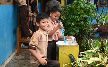 Wamendikdasmen Dorong Budaya Bersih Lewat Gerakan Jumat Bersih