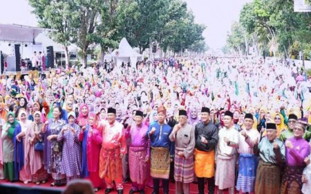 Pj Sekda Kampar Ikut Kegiatan Pemecahan Rekor Dunia Tari Zapin Massal di Pekanbaru