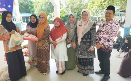 Kumpulkan Rp 170 Juta Lebih, SMAN 8 Pekanbaru Salurkan Paket Sembako dan Uang Tunai