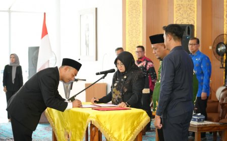 Bupati Siak Afni Lantik 60 Pejabat, Tegaskan ASN Harus Utamakan Pelayanan kepada Masyarakat
