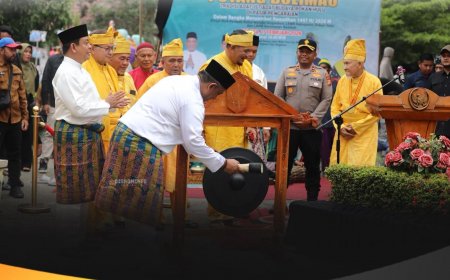 Galeri Foto Tradisi Potang Bolimau Sambut Ramadan di Rohul, Bupati Anton: Simbol Penyucian Diri dan Persatuan Masyarakat