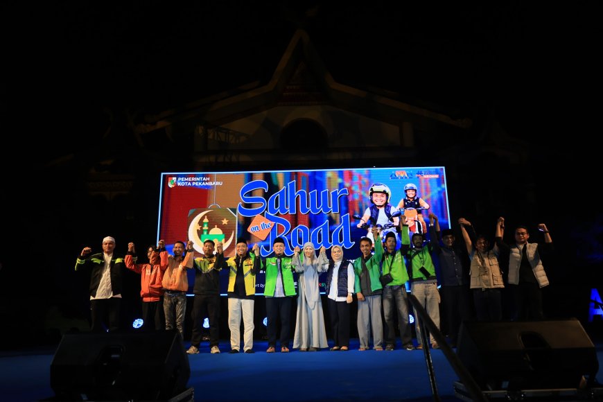 Sahur Bareng 2.000 Ojol, Wali Kota Pekanbaru Bagikan Enam Unit Motor