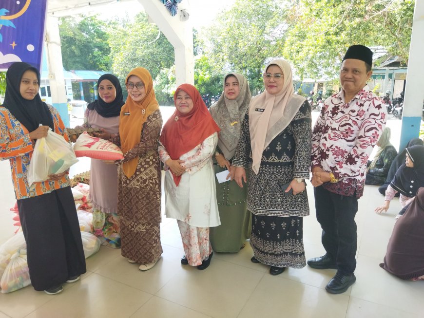 Kumpulkan Rp 170 Juta Lebih, SMAN 8 Pekanbaru Salurkan Paket Sembako dan Uang Tunai