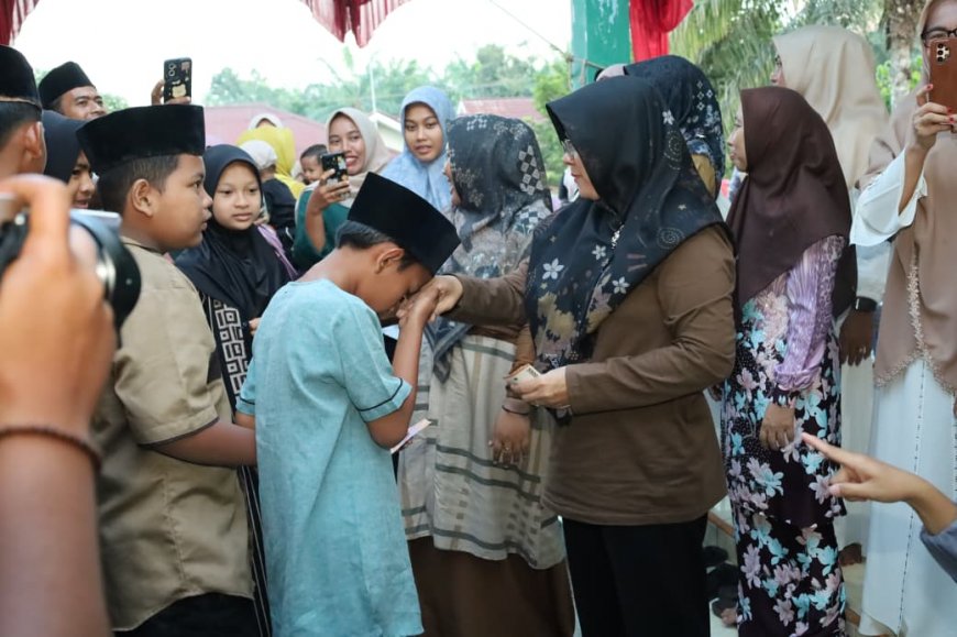 Afni Zulkifli Tegaskan Komitmen Hadir di Tengah Masyarakat saat Safari Ramadan di Minas Timur