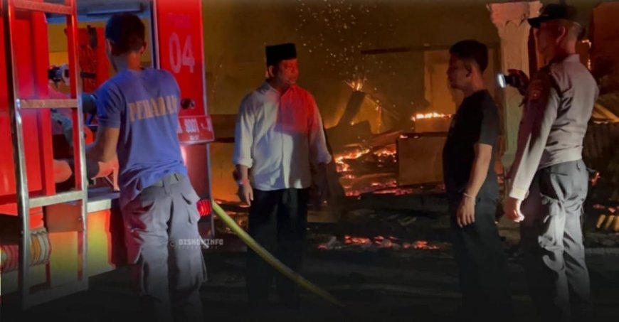 Kebakaran Hebat Hanguskan Puluhan Rumah di Pasar Lama Pekan Tebih Rohul, Wabup Turun ke Lokasi