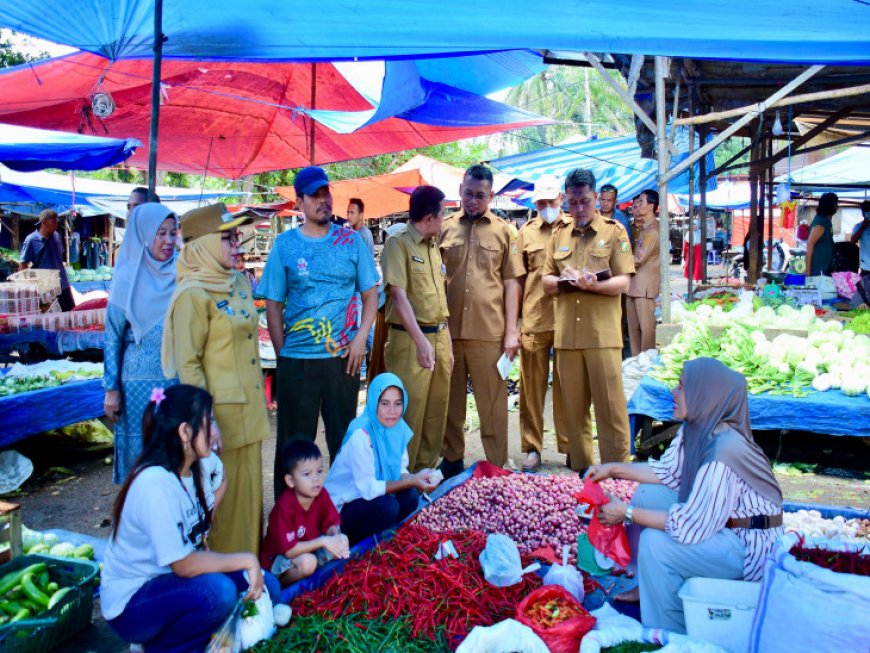 Wabup Kampar Sidak Pasar Bangkinang, Pastikan Harga Sembako Stabil Jelang Idulfitri 1447 H