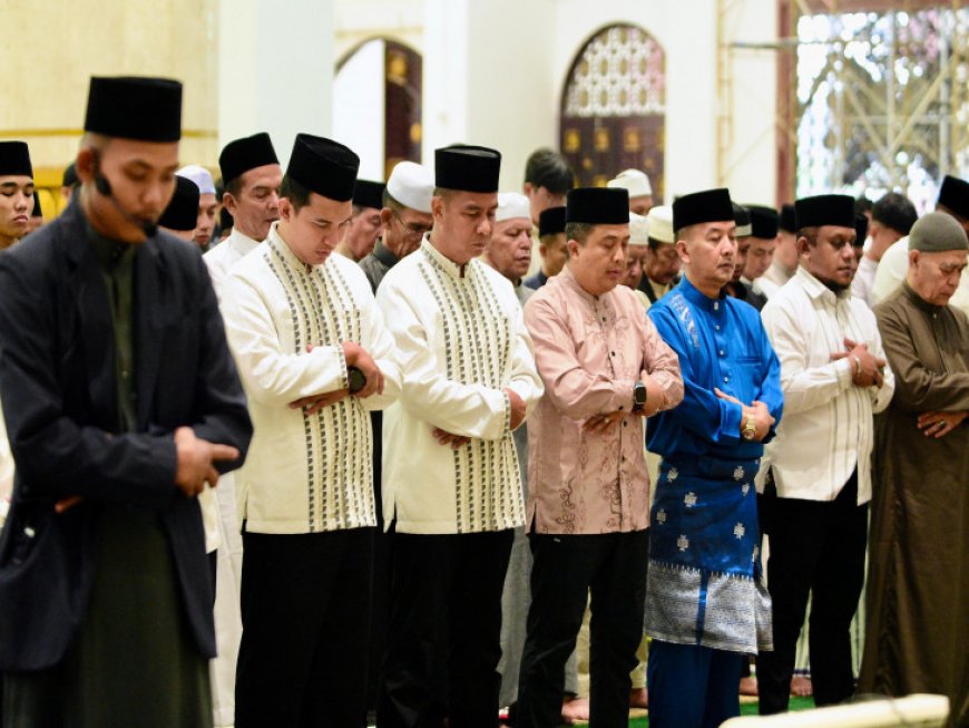 Ribuan Warga Padati Salat Id di Kampar, Bupati Ahmad Yuzar Ajak Perkuat Persatuan dan Kepedulian Sosial