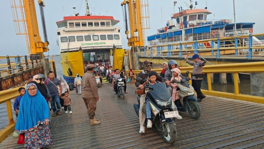 Arus Penyeberangan Dumai–Rupat Ramai, Wisata Pantai Jadi Magnet Libur Lebaran