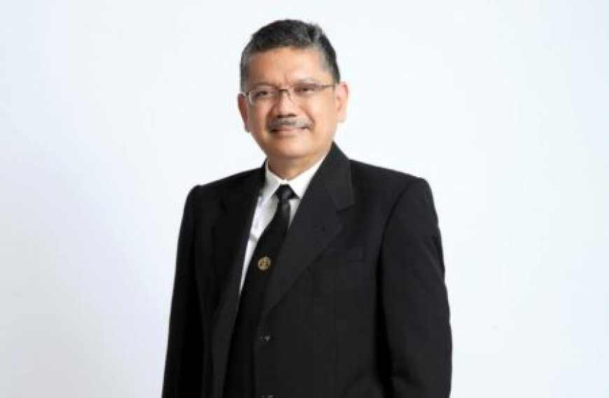 Guru Besar Ilmu Penyakit Dalam Fakultas Kedokteran Universitas Indonesia (FKUI), Prof. Dr. dr. Ari Fahrial Syam, SpPD-KGEH., MMB