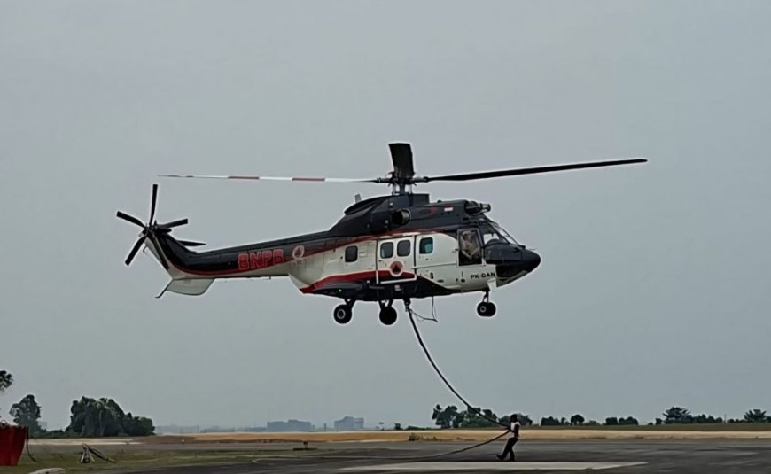 BNPB Kirim Helikopter Water Bombing ke Riau, Langsung Dikerahkan Padamkan Karhutla di Dumai