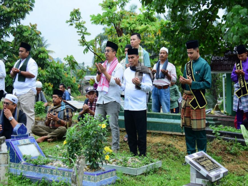 Kadiskominfosan Kampar Dampingi Bupati Ziarah Ayi Ayo Onam