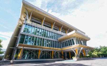 UIR Tiga Tahun Berturut-turut Jadi PTS Terbaik di Riau, Peringkat Nasional dan Dunia Naik Signifikan