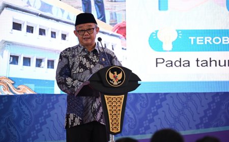 Revitalisasi 1.390 Sekolah di Jatim Tuntas, Mendikdasmen Soroti Percepatan Program Pendidikan Nasional