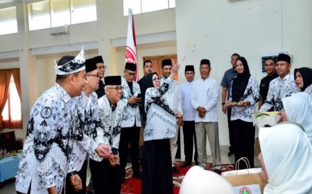 48 Anggota PGRI Kampar Dilepas ke Tanah Suci