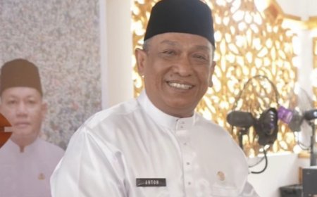 Bupati Rohul Larang Sekolah Tahan Ijazah dan Gelar Perpisahan Mewah