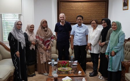 FEB UMRI Hadirkan Akademisi Belanda, Kupas Strategi Digital Marketing di Era AI