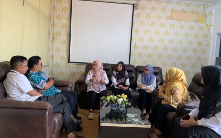 Bawaslu Riau Masuk Kelas, Program “Mengajar” Sasar Pemilih Pemula SMA/SMK