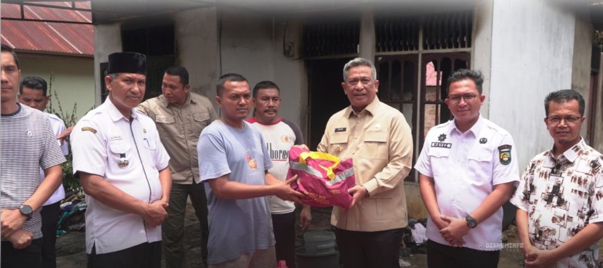 Rumah Korban Kebakaran di Rohul Dibangun Kembali, Bupati Anton Turun Langsung
