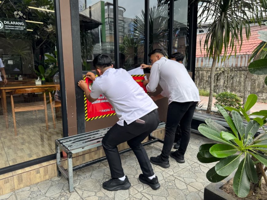 Kejar PAD, Bapenda Pekanbaru Segel Restoran dan Coffee Shop Penunggak Pajak