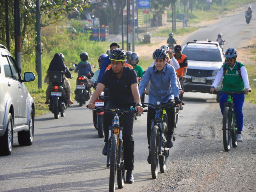 Bupati Kampar Pimpin Gerakan Bersepeda ke Kantor, Sidak Efisiensi Energi di OPD