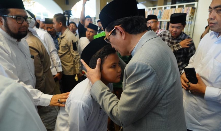Menag Tekankan Dakwah Penuh Kasih di Pesantren