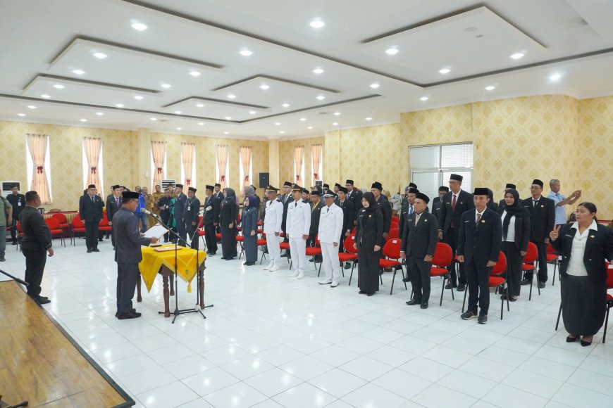 Sekda Rohil Lantik 43 Pejabat, Tekankan Peran ASN sebagai Penggerak Kinerja Birokrasi