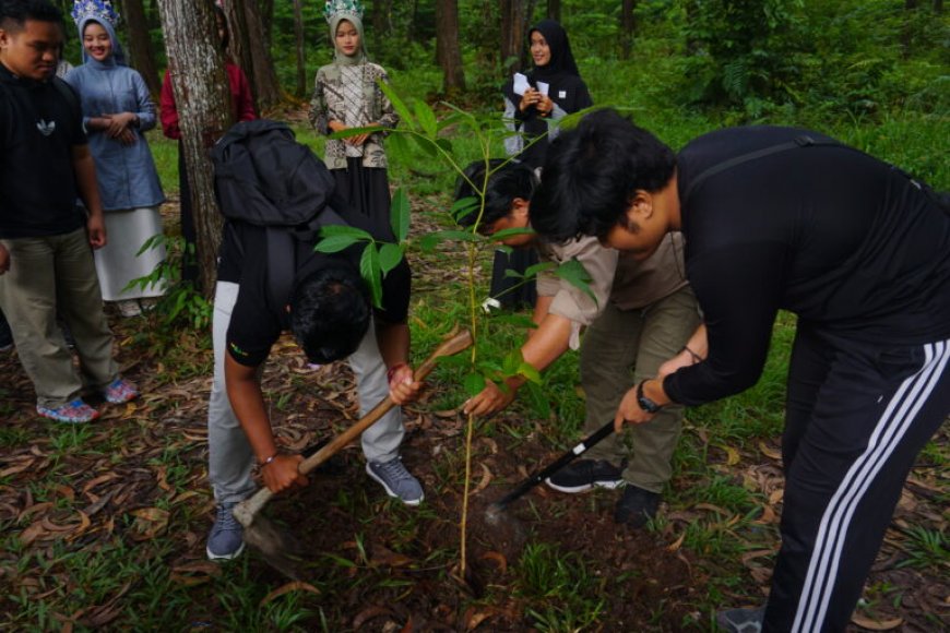 Hari Bumi 2026, Mahasiswa UIN Suska Riau Tanam Pohon