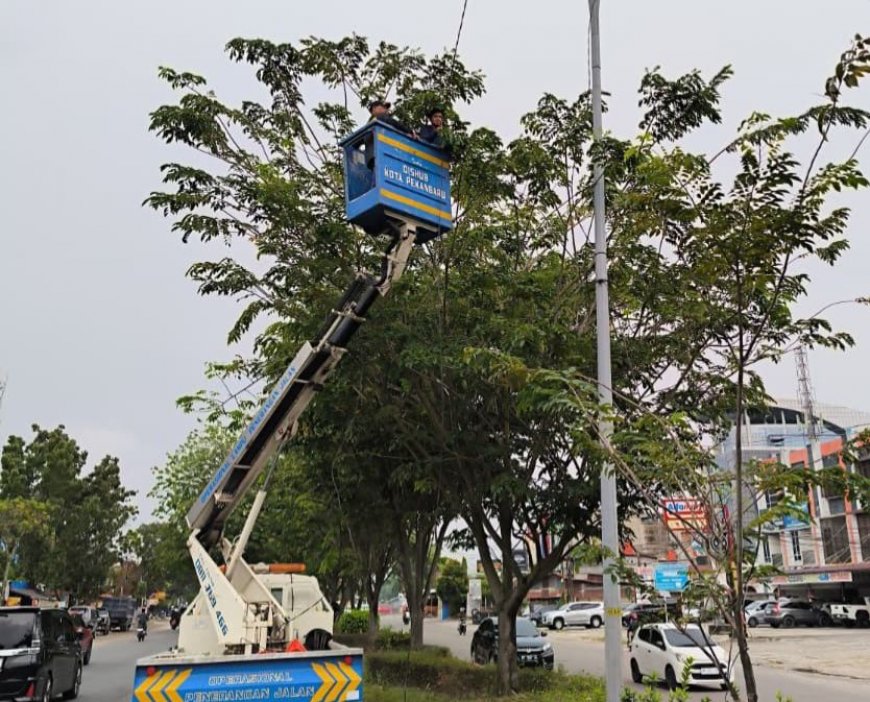 Kabel dan Panel Dicuri, Dishub Pekanbaru Perbaiki Lampu Jalan SM Amin
