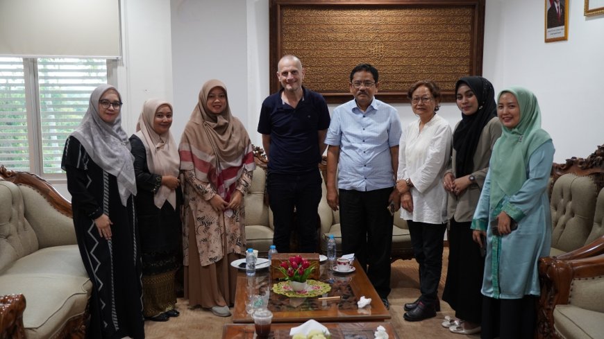 FEB UMRI Hadirkan Akademisi Belanda, Kupas Strategi Digital Marketing di Era AI