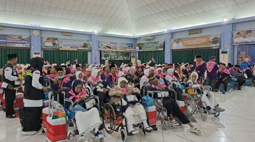Jemaah Haji Kampar Tertunda Sehari Akibat Pesawat Bermasalah, Akhirnya Berangkat ke Tanah Suci