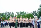 Bunda PAUD Kampar dan DWP Turun Mengajar di TK Pertiwi saat Hardiknas 2026