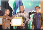 Bupati Rohul Menerima Penghargaan Revitalisasi Bahasa Daerah dari Kemendikdasmen