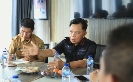 Bupati Meranti Evaluasi Tarif Buruh Gerobak, Upah Tak Naik Sejak 2014 Jadi Sorotan