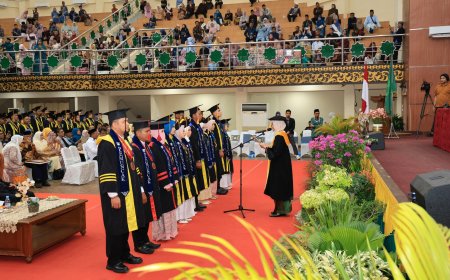 Wisuda UIN Suska Riau 2026, Soroti Pentingnya Literasi Finansial di Era Digital