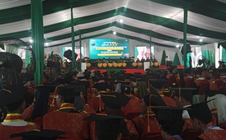 Wisuda ke-30 UMRI: 418 Lulusan Resmi Dikukuhkan, Dorong Alumni Berkarakter dan Berdampak
