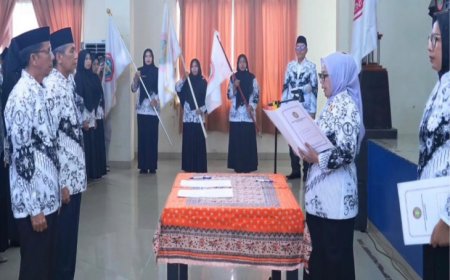 Pengurus PGRI Tiga Kecamatan Dilantik Wakil Bupati Kampar