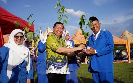 Pemprov Riau Ajak Guru TK Hijaukan Sekolah, 100 Bibit Pohon Dibagikan Saat HUT IGTKI-PGRI