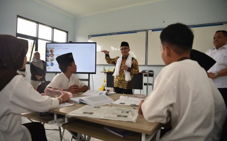 Wamendikdasmen Tinjau Sekolah Hasil Revitalisasi, Tekankan Fasilitas dan Deep Learning Harus Sejalan